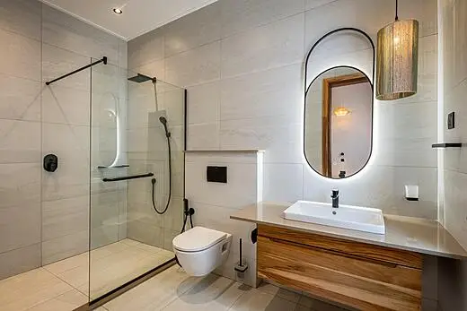 Village-1-Bathroom-1.jpg_m